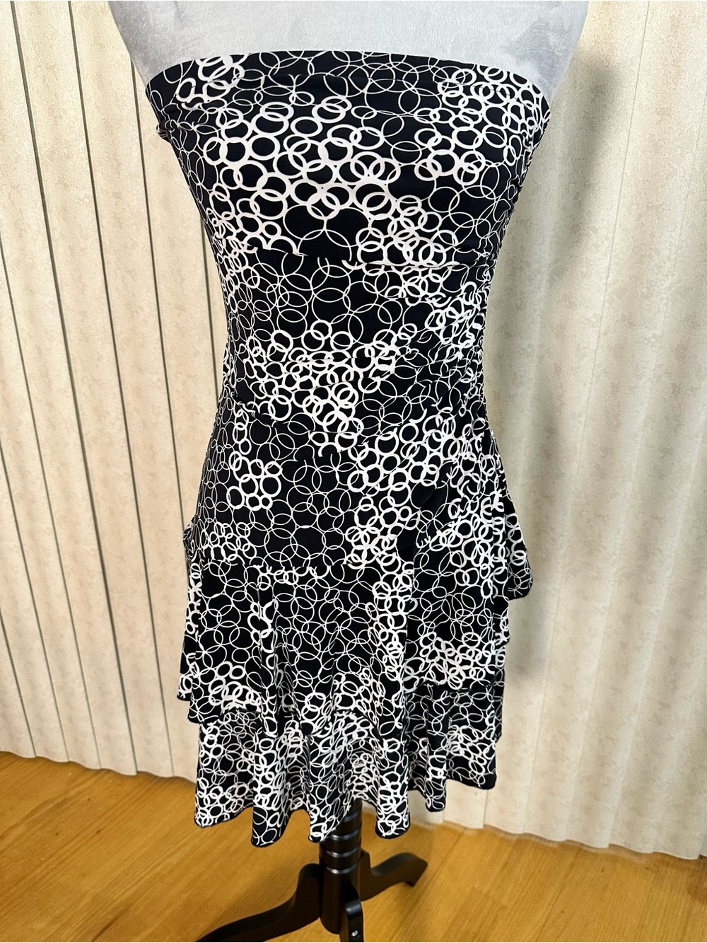 Vintage Black & White Ring Print Strapless Dress